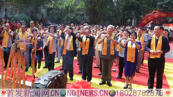 民众祭拜先师.jpg